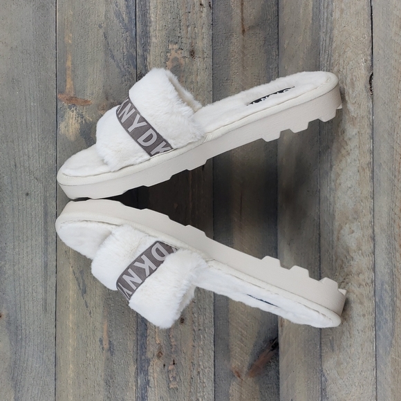 DKNY Logo Faux Fur Rabbit Women's Slides Slippers Beige - Picture 9 of 9